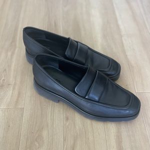 Vince Robin Loafers black soft leather size 9 like new!